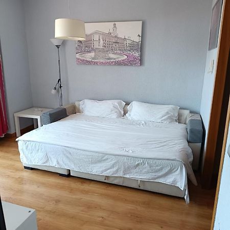 Apartamento Calle Mauricio Legendre Madrid Esterno foto