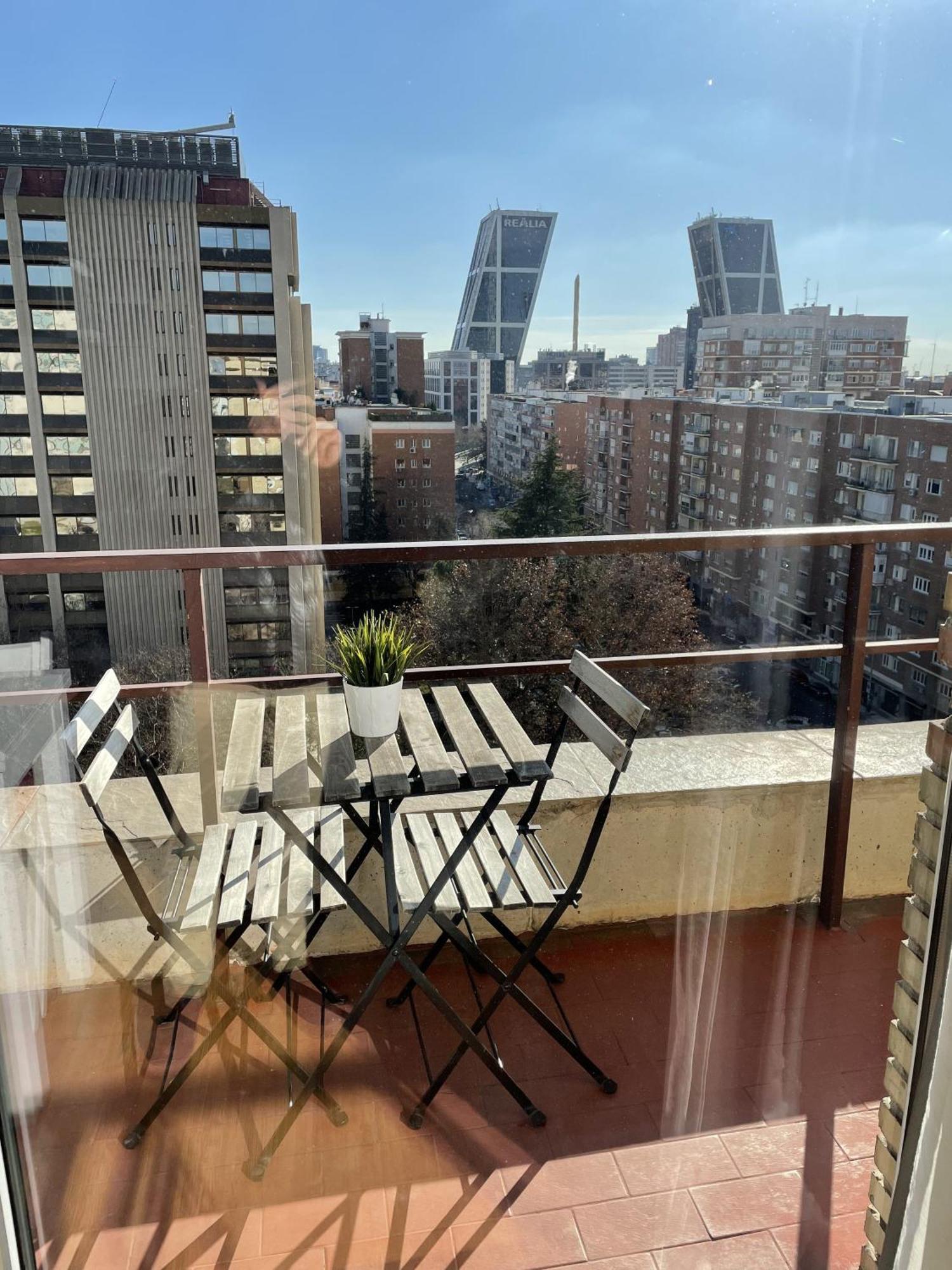 Apartamento Calle Mauricio Legendre Madrid Esterno foto